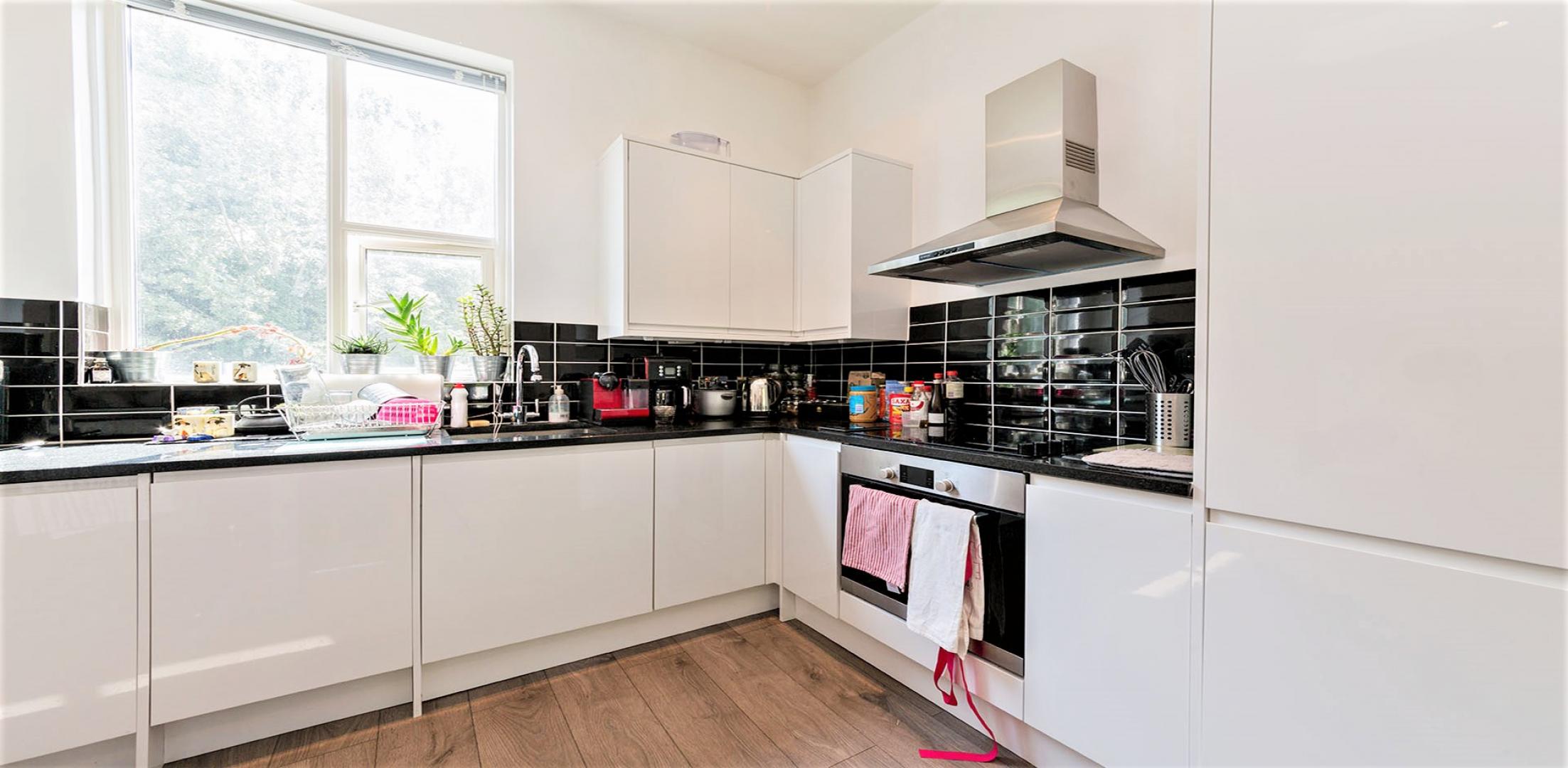 			UNDER OFFER , 2 Bedroom, 1 bath, 1 reception Flat			 Cavendish Road, KILBURN